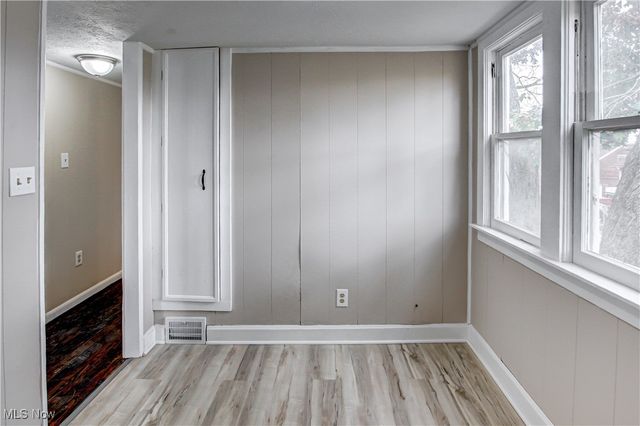 14014 Parkdale Avenue, Cleveland, OH 44111