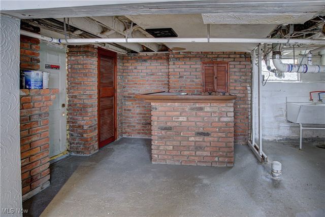 14014 Parkdale Avenue, Cleveland, OH 44111