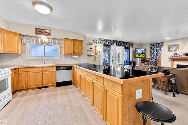 37330 Lakeshore Drive, Harrison Twp, MI 48045