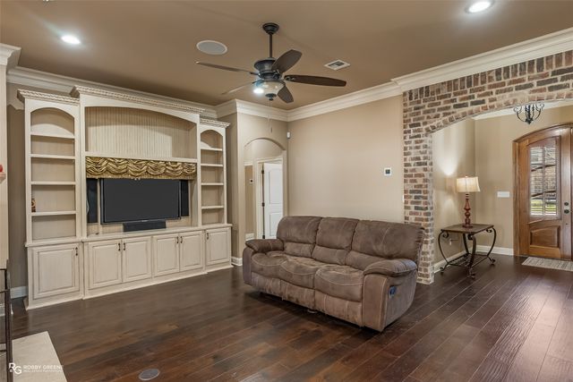 517 Hunters Run, Bossier City, LA 71111