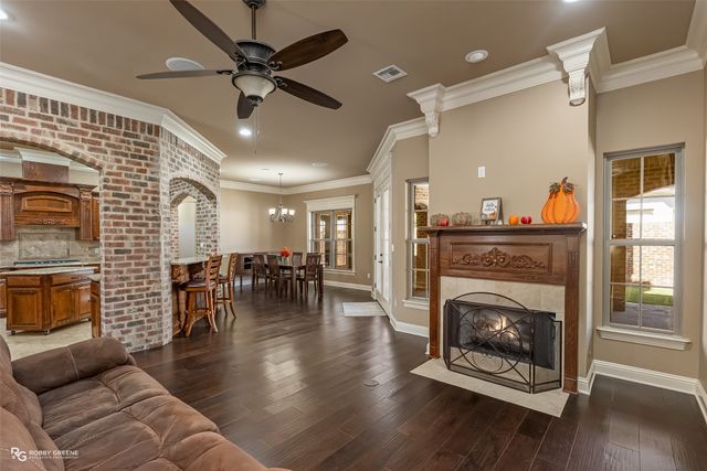 517 Hunters Run, Bossier City, LA 71111