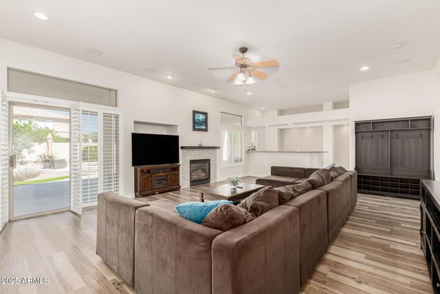 1684 E COCONINO Drive, Chandler, AZ 85249