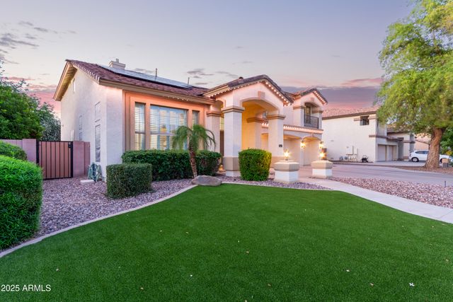 1684 E COCONINO Drive, Chandler, AZ 85249