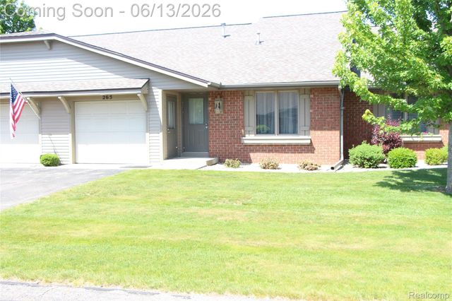 265 Interlaken Court, Zeeland Charter Township, MI 49464