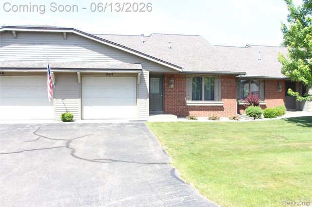 265 Interlaken Court, Zeeland Charter Township, MI 49464