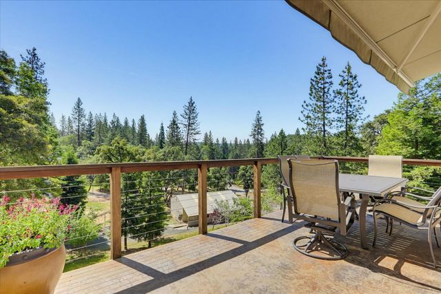 13636 Vincent Ct, Grass Valley, CA 95945