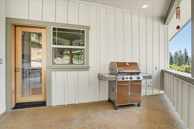 13636 Vincent Ct, Grass Valley, CA 95945