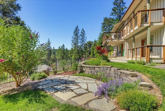 13636 Vincent Ct, Grass Valley, CA 95945
