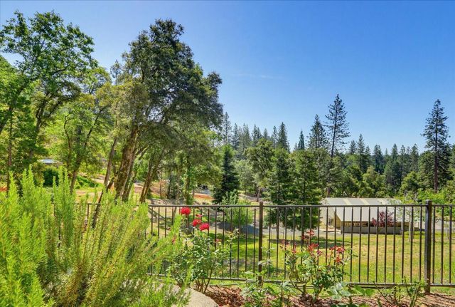 13636 Vincent Ct, Grass Valley, CA 95945