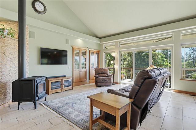 13636 Vincent Ct, Grass Valley, CA 95945