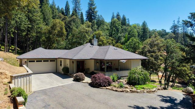 13636 Vincent Ct, Grass Valley, CA 95945