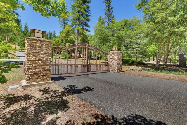 13636 Vincent Ct, Grass Valley, CA 95945