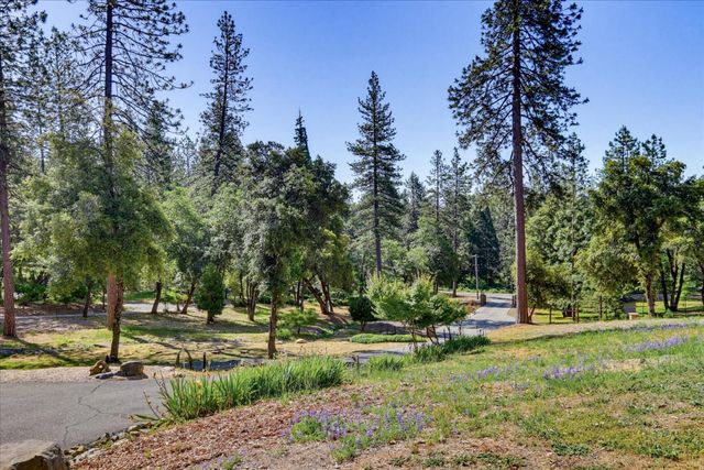 13636 Vincent Ct, Grass Valley, CA 95945