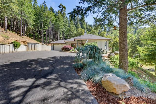 13636 Vincent Ct, Grass Valley, CA 95945