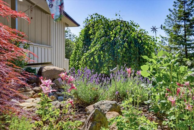13636 Vincent Ct, Grass Valley, CA 95945
