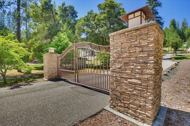 13636 Vincent Ct, Grass Valley, CA 95945