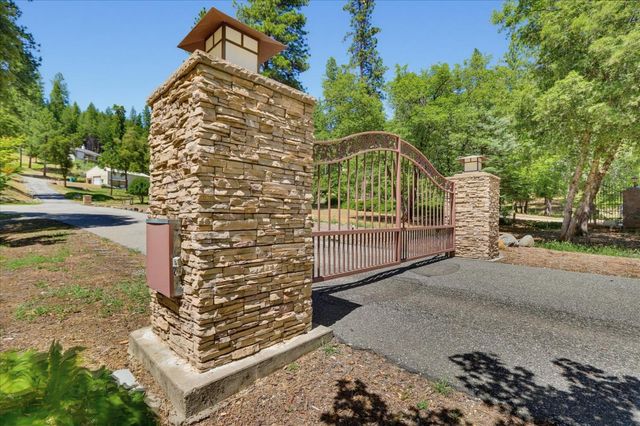 13636 Vincent Ct, Grass Valley, CA 95945
