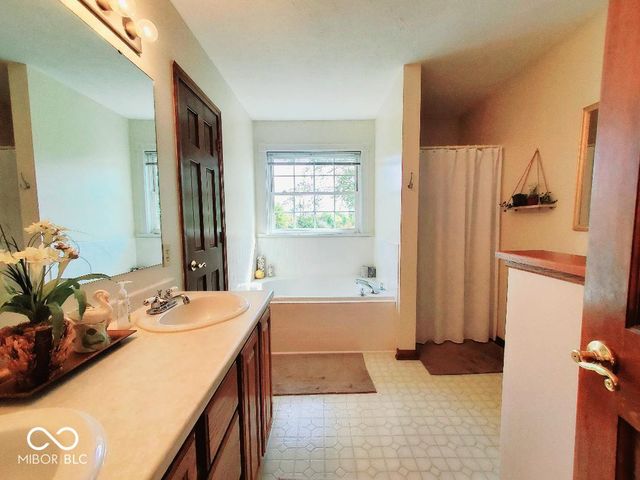 11143 Oakspring Court, Indianapolis, IN 46239