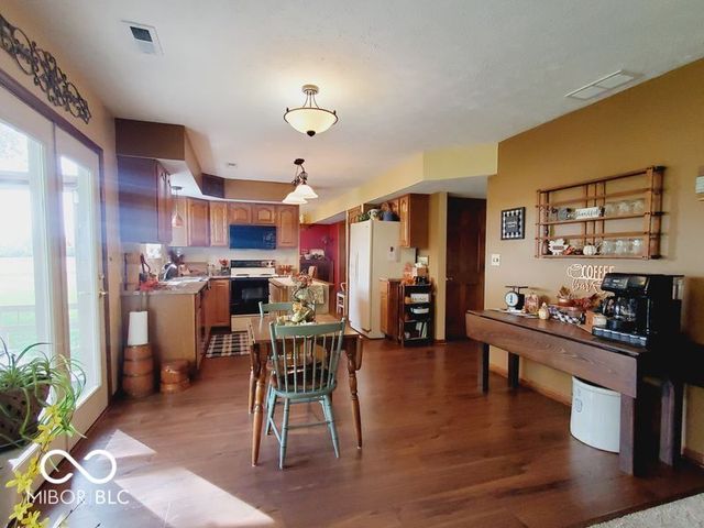 11143 Oakspring Court, Indianapolis, IN 46239