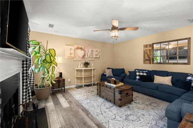 423 Blackbird Way, Hampton, GA 30228