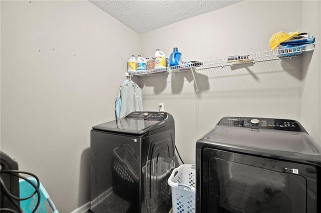 423 Blackbird Way, Hampton, GA 30228