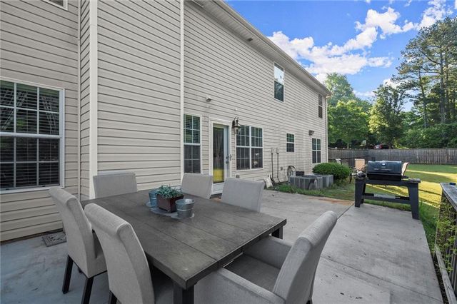 423 Blackbird Way, Hampton, GA 30228