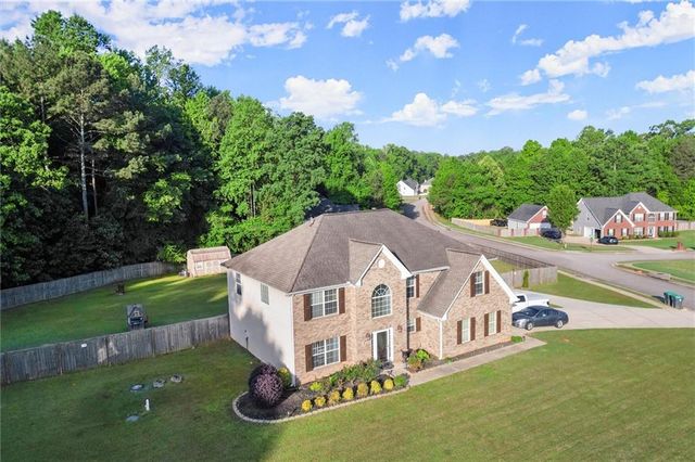 423 Blackbird Way, Hampton, GA 30228