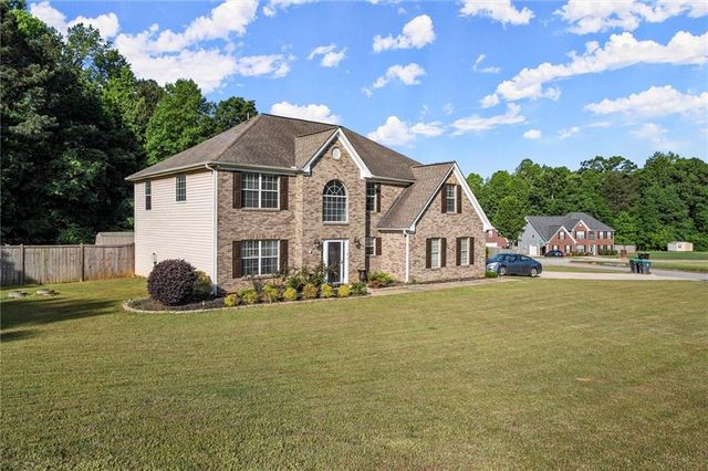 423 Blackbird Way, Hampton, GA 30228