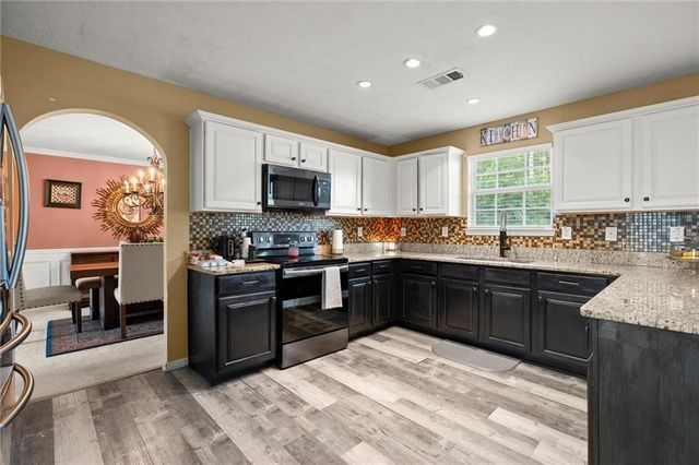 423 Blackbird Way, Hampton, GA 30228