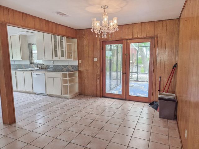 102 Post Oak, Lake Jackson, TX 77566