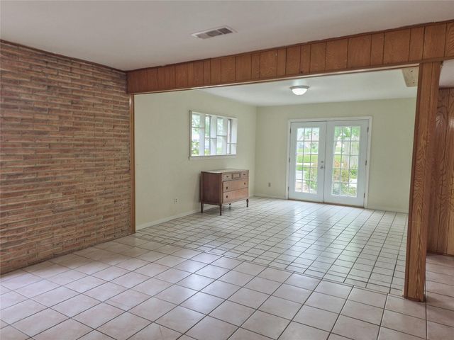 102 Post Oak, Lake Jackson, TX 77566