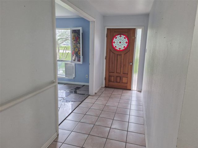 102 Post Oak, Lake Jackson, TX 77566