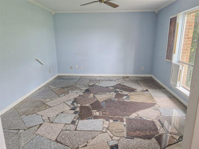 102 Post Oak, Lake Jackson, TX 77566