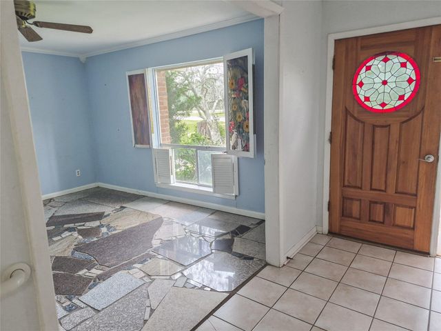 102 Post Oak, Lake Jackson, TX 77566
