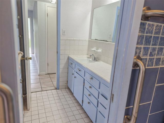 102 Post Oak, Lake Jackson, TX 77566
