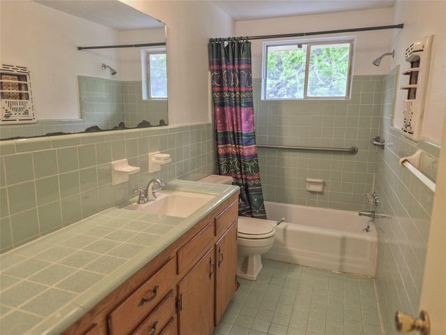102 Post Oak, Lake Jackson, TX 77566