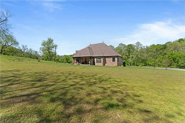 610 Winding Spring Drive, Fayetteville, AR 72703