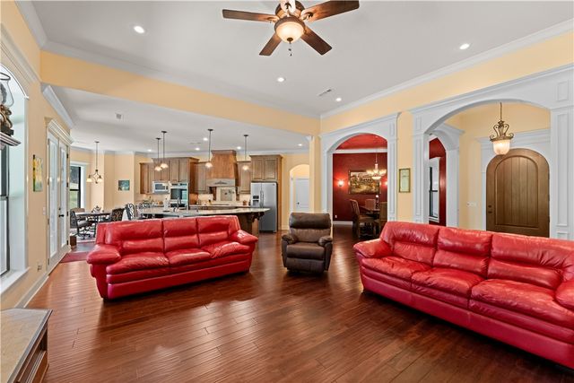 610 Winding Spring Drive, Fayetteville, AR 72703