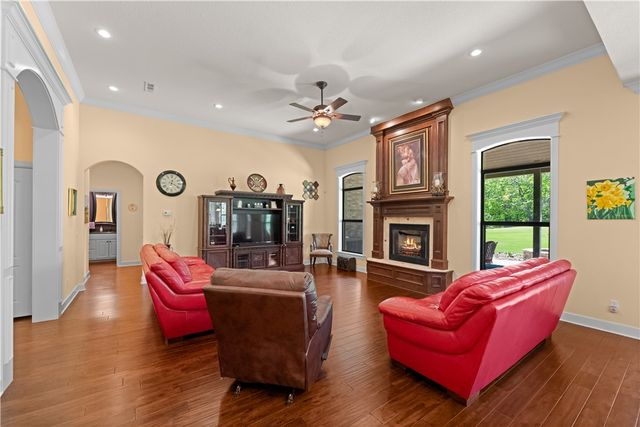 610 Winding Spring Drive, Fayetteville, AR 72703