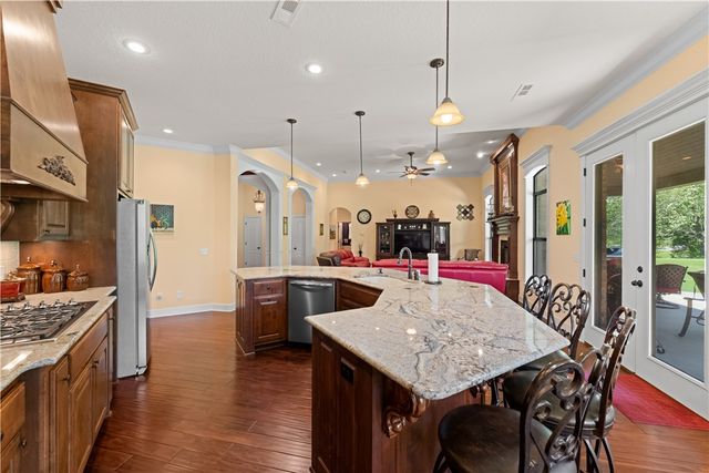 610 Winding Spring Drive, Fayetteville, AR 72703