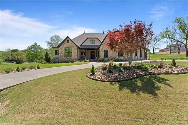 610 Winding Spring Drive, Fayetteville, AR 72703