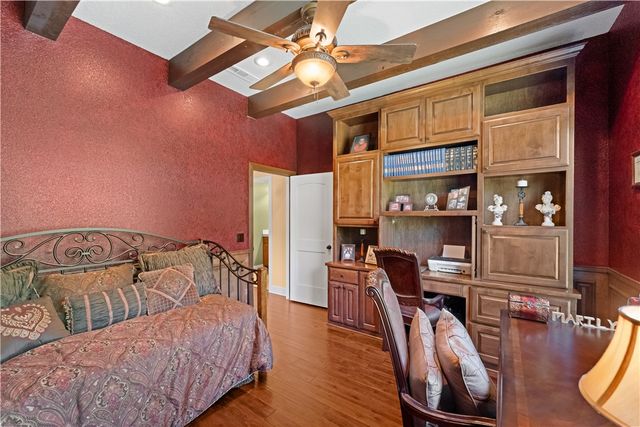 610 Winding Spring Drive, Fayetteville, AR 72703