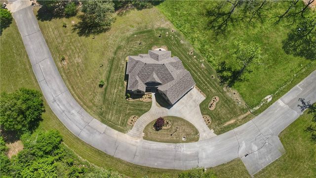 610 Winding Spring Drive, Fayetteville, AR 72703
