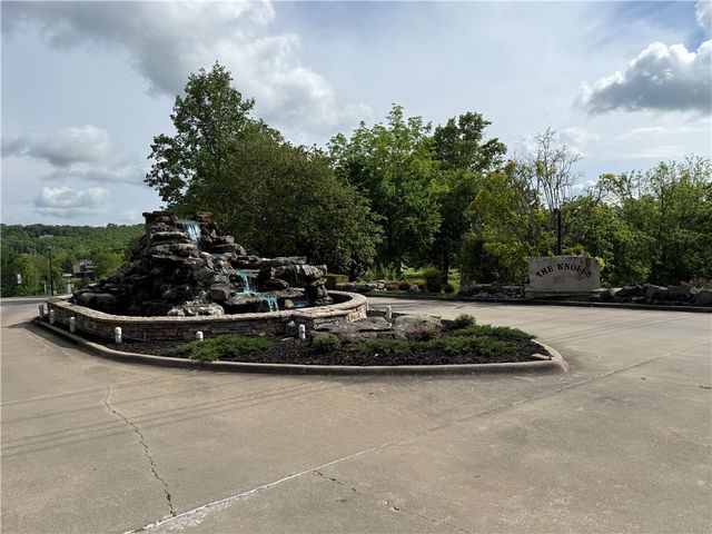 610 Winding Spring Drive, Fayetteville, AR 72703