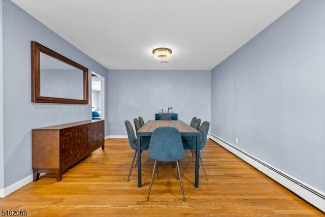 14 Weeks Ct, Clifton City, NJ 07013