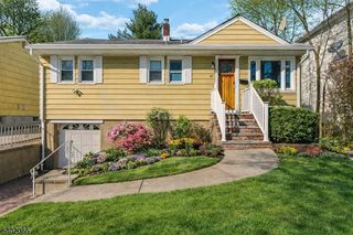 14 Weeks Ct, Clifton City, NJ 07013