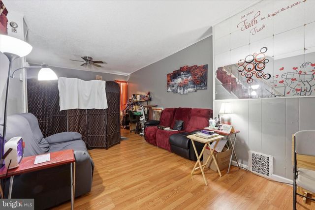 1527 N DOVER ST, Philadelphia, PA 19121