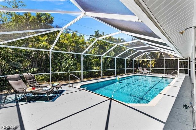 620 SE 21st TER, Cape Coral, FL 33990