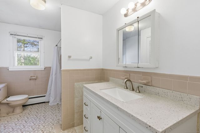 8 Cherryfield Drive, West Hartford, CT 06107