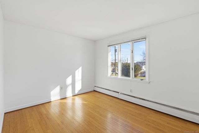 8 Cherryfield Drive, West Hartford, CT 06107